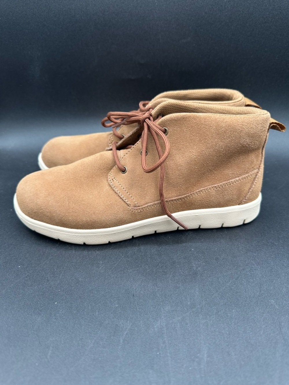 NWOT UGG Boys Canoe II Chukka Boot Chestnut New Sz 3